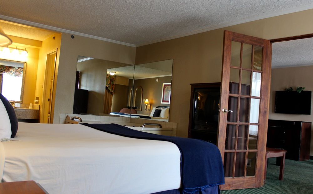 Studio 6 Fort Worth, TX – Downtown East
