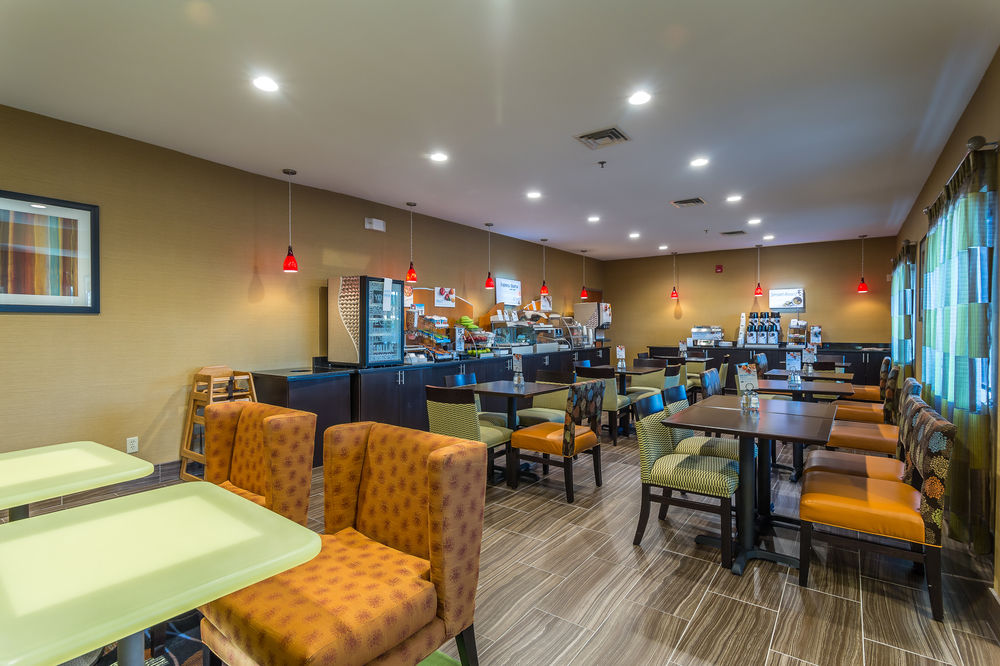 HOLIDAY INN EXPRESS HOTEL AND SUITES EDMOND