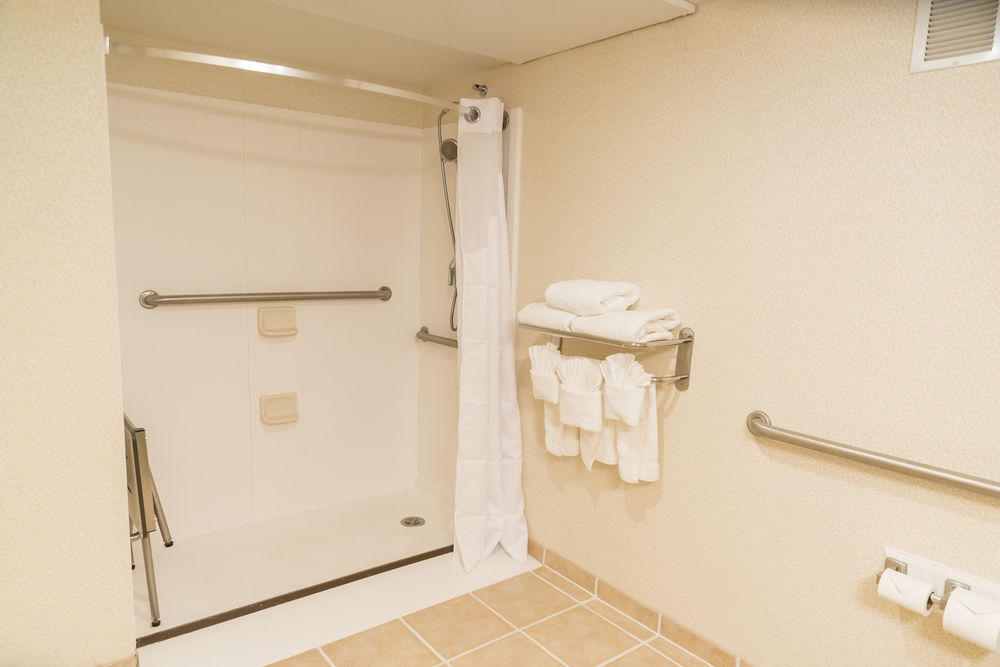 Holiday Inn Hazlet, an IHG Hotel