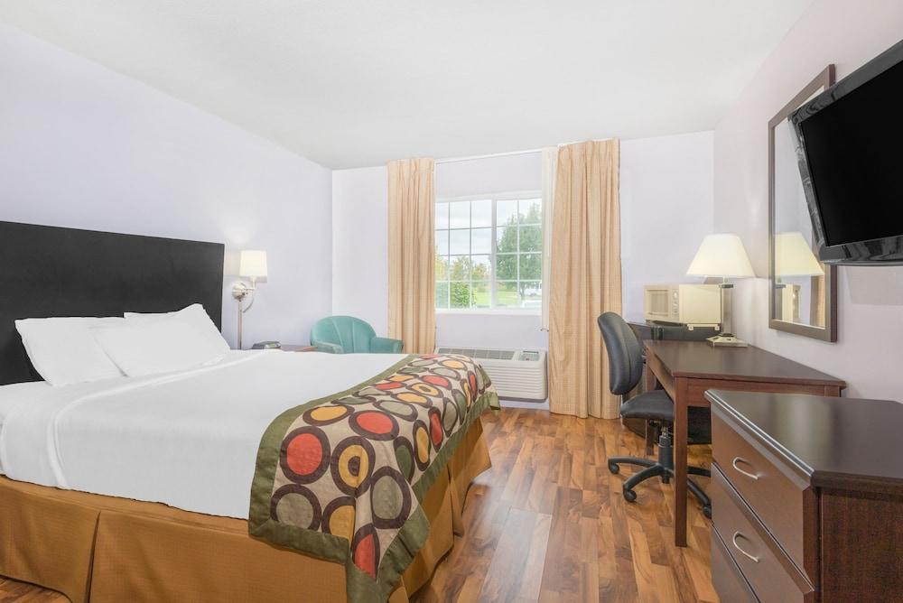 Clarion Pointe Indianapolis Airport