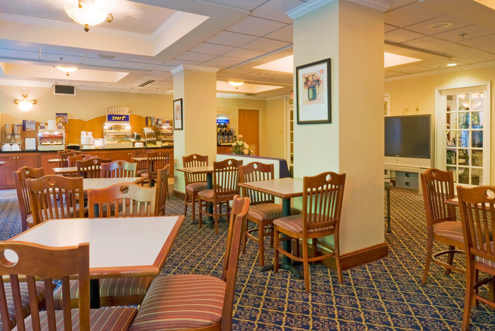 HOLIDAY INN EXPRESS HOTEL AND SUITES EMPORIA