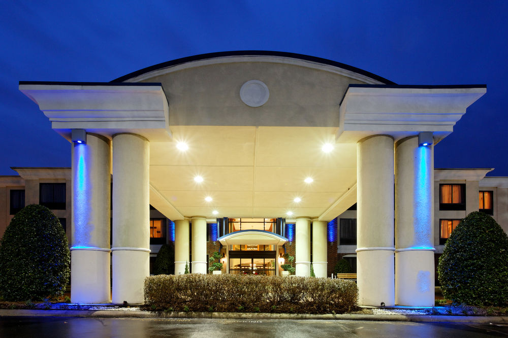 HOLIDAY INN EXPRESS & SUITES NORTH