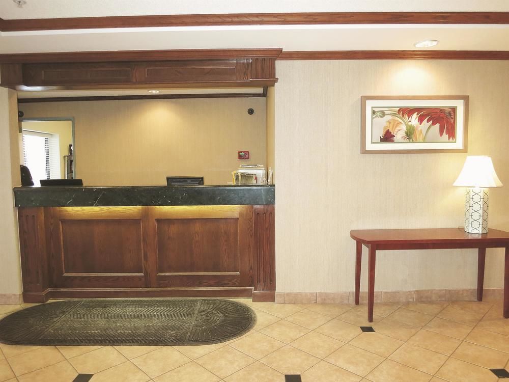 LA QUINTA MILWAUKEE WEST