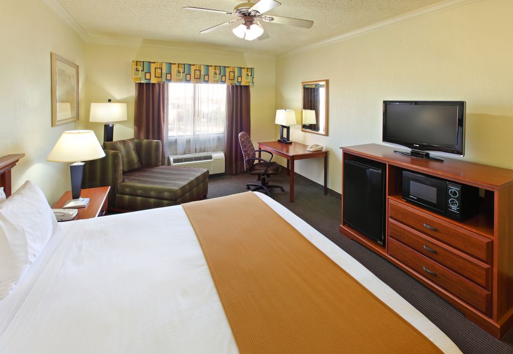 Holiday Inn Express Hotel & Suites Greenville, an IHG Hotel