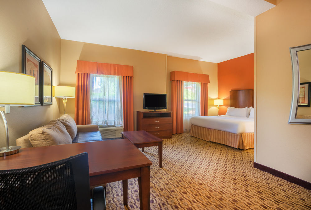 HOLIDAY INN EXPRESS HOTEL AND SUITES LONGMONT