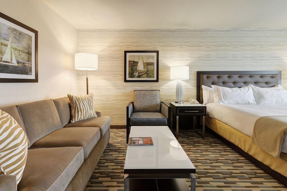 HOLIDAY INN EXPRESS HOTEL AND SUITES WARWICK-PROVIDENCE (AIRPORT)