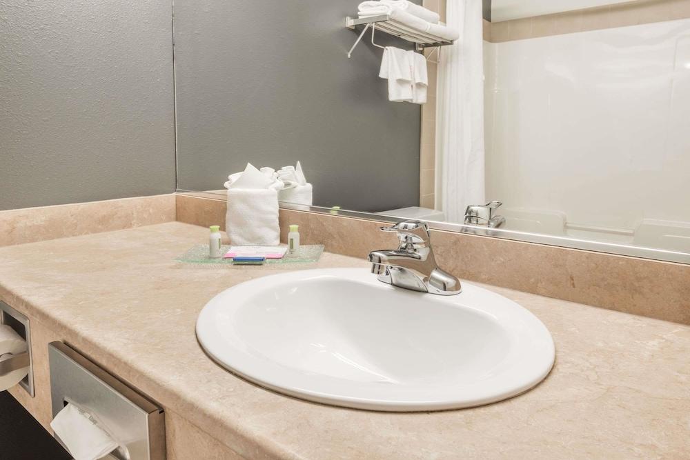 Fotos del hotel - Super 8 by Wyndham Quebec City