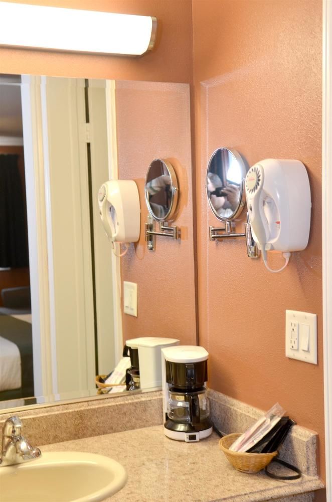 Dynasty Suites Hotel Riverside