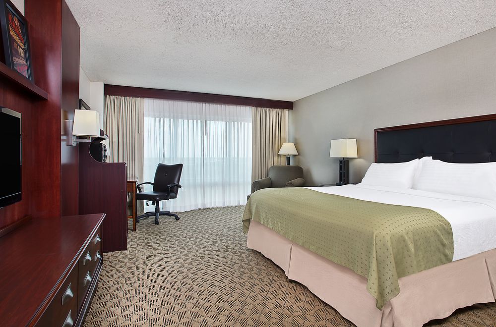 Holiday Inn University Plaza-Bowling Green, an IHG Hotel