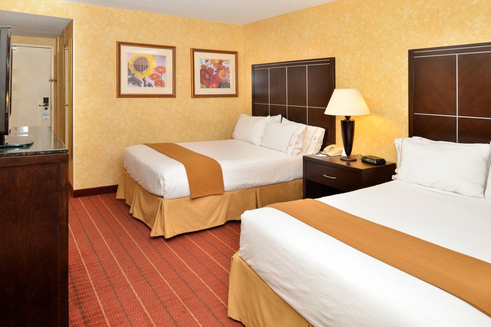 Holiday Inn Express Palm-Desert, an IHG Hotel