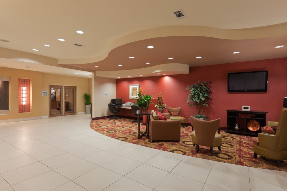 HOLIDAY INN EXPRESS HOTEL AND SUITES WINONA NORTH