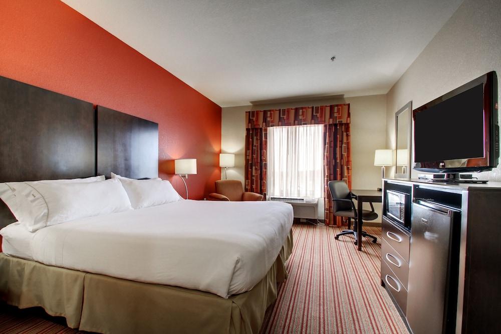 HOLIDAY INN EXPRESS HOTEL AND SUITES WINONA NORTH