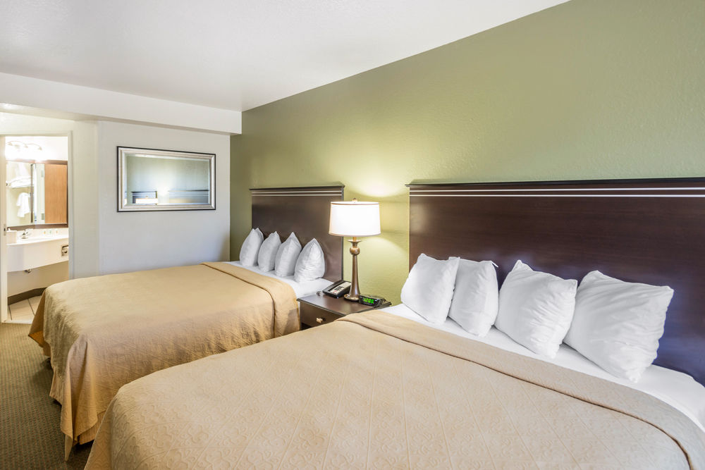 RED ROOF INN DENVER