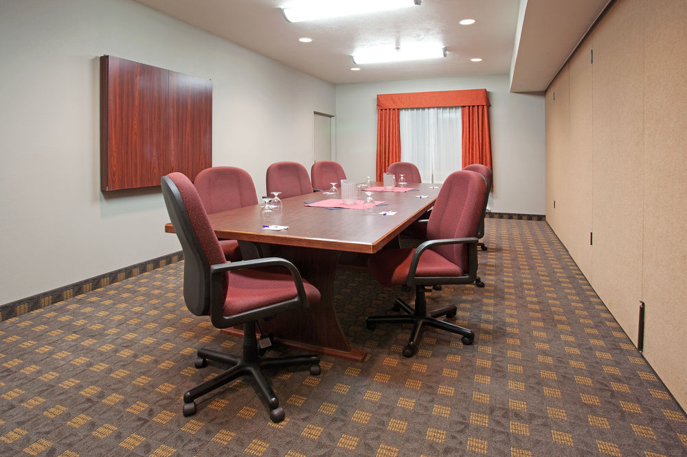 Holiday Inn Express & Suites Ogden, an IHG Hotel