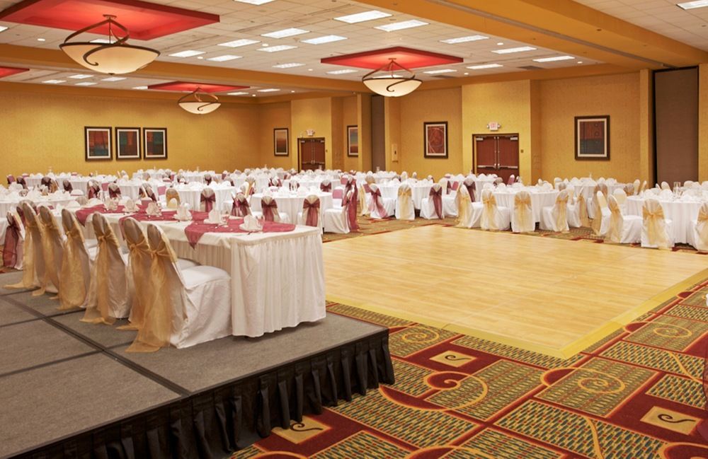 Holiday Inn Hotel & Suites Beaumont Plaza (I-10 & Walden), an IHG Hotel