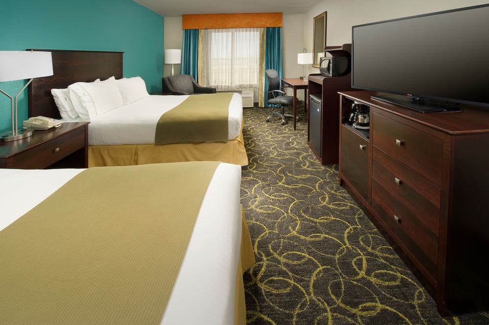 Holiday Inn Express and Suites DFW Grapevine