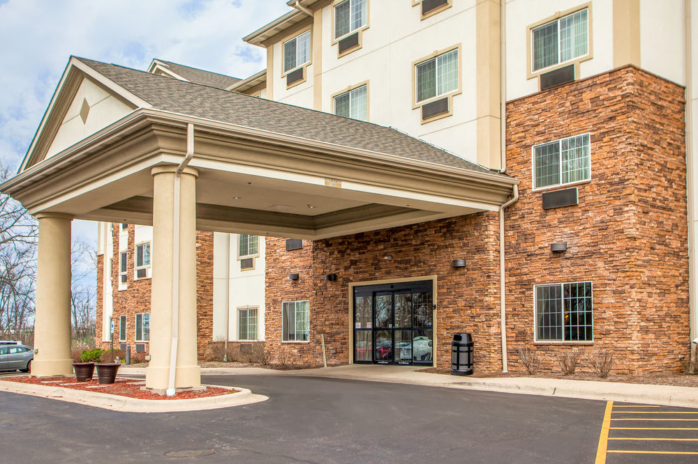Comfort Suites Grayslake near Libertyville North