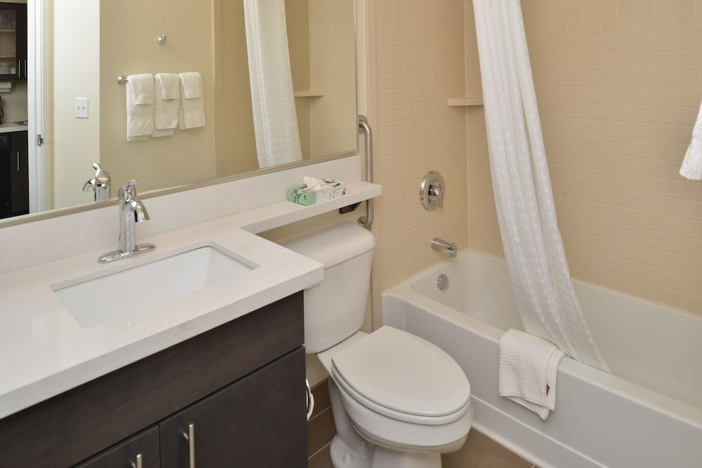 Candlewood Suites Eugene Springfield, an IHG Hotel