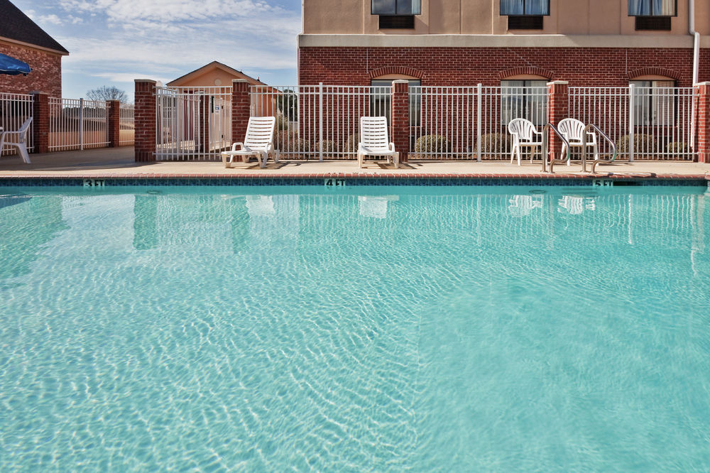 Holiday Inn Express & Suites Forest, an IHG Hotel