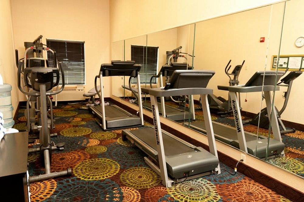 Holiday Inn Express & Suites Bloomington - Normal, an IHG Hotel
