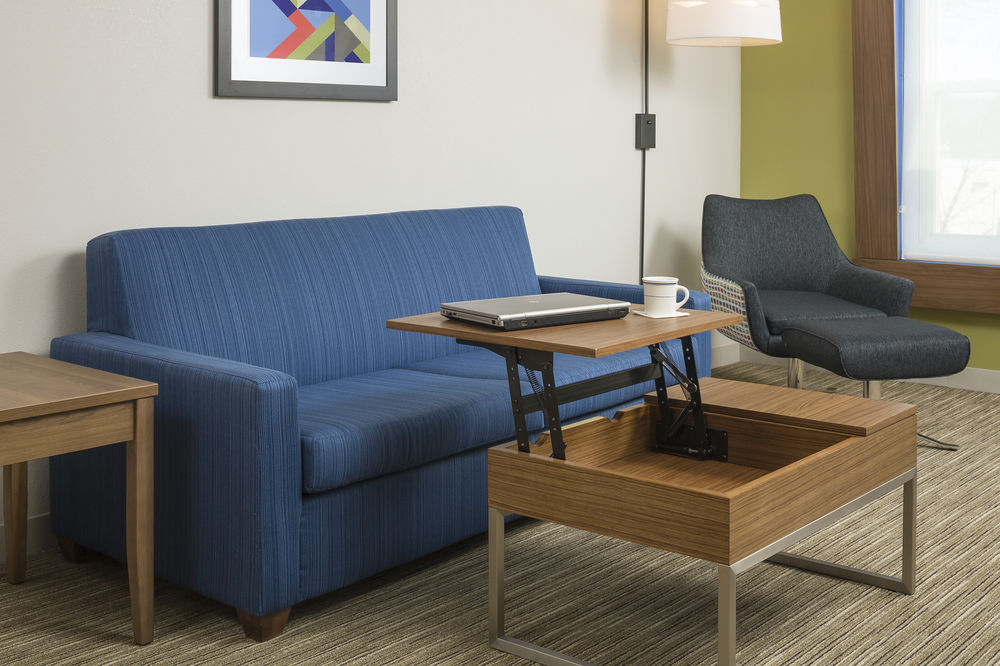 Holiday Inn Express Hotel & Suites White River Junction, an IHG Hotel