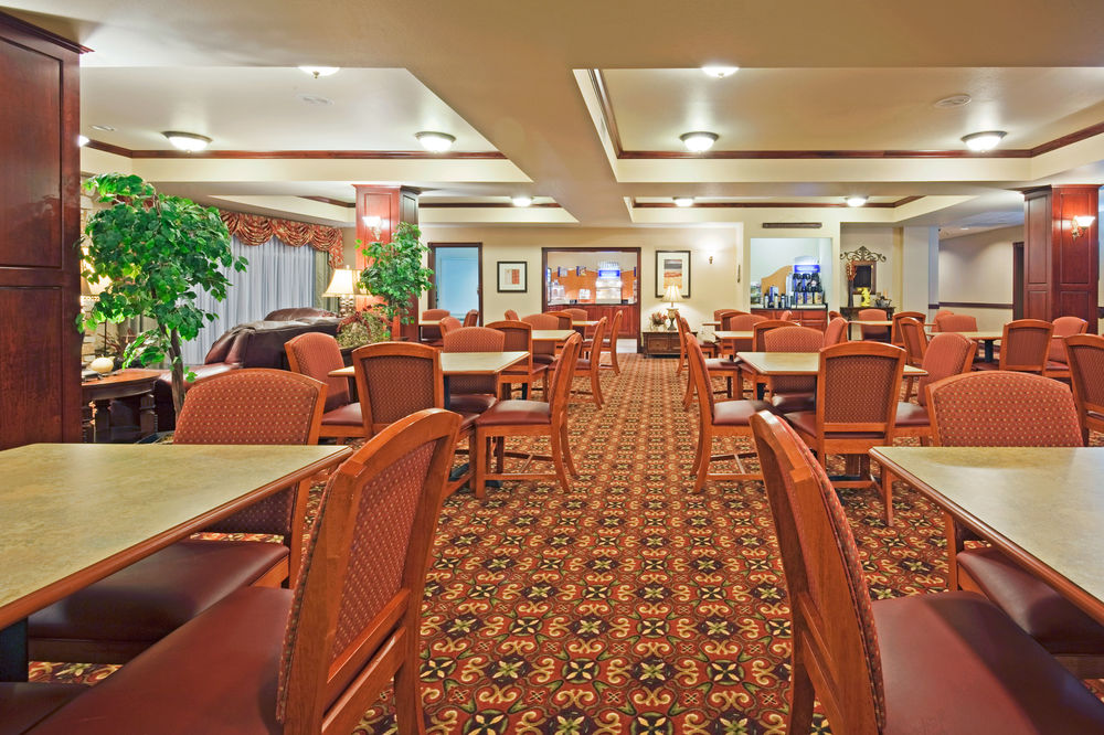 Holiday Inn Express Hotel & Suites Wausau, an IHG Hotel