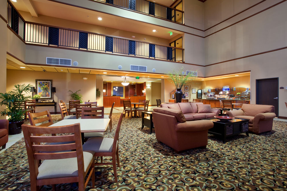 HOLIDAY INN EXPRESS HOTEL AND SUITES GOODLAND