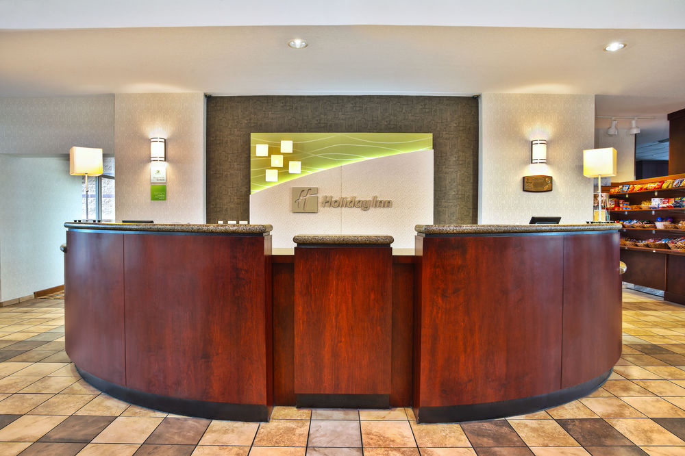 Holiday Inn & Suites Green Bay Stadium, an IHG Hotel