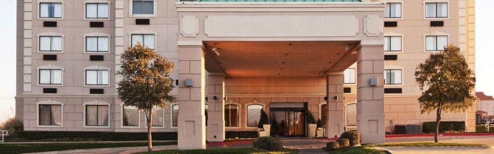 HOLIDAY INN EXPRESS AND SUITES MESQUITE