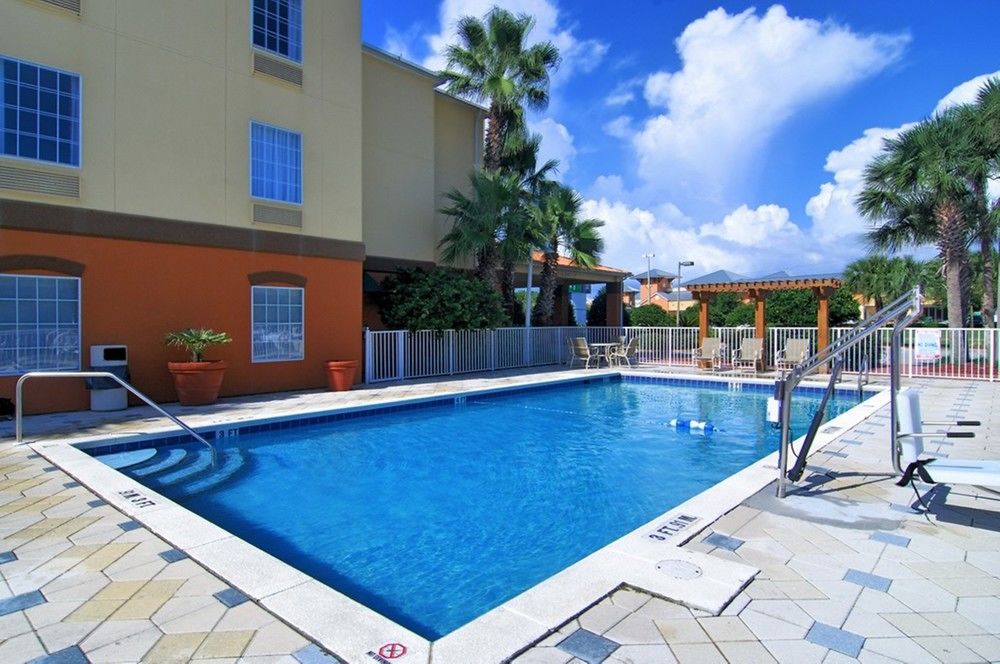 Holiday Inn Express & Suites Destin E - Commons Mall Area