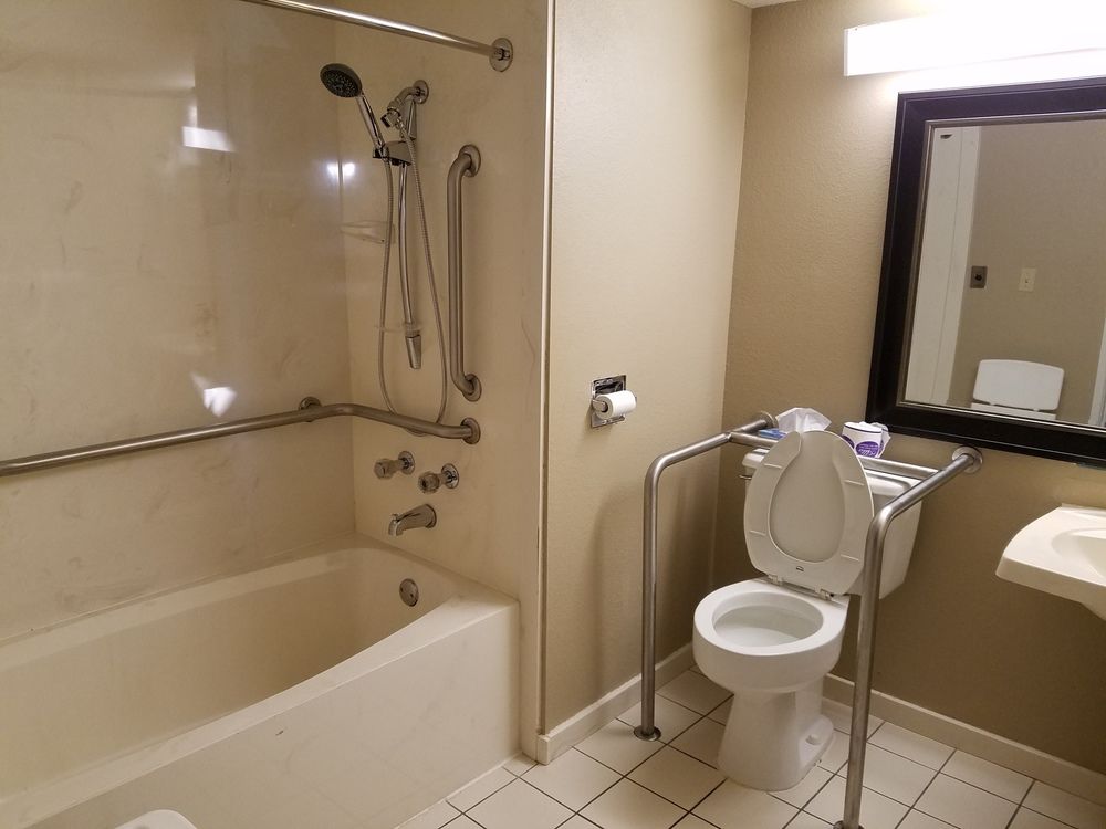 Super 8 by Wyndham Bentonville