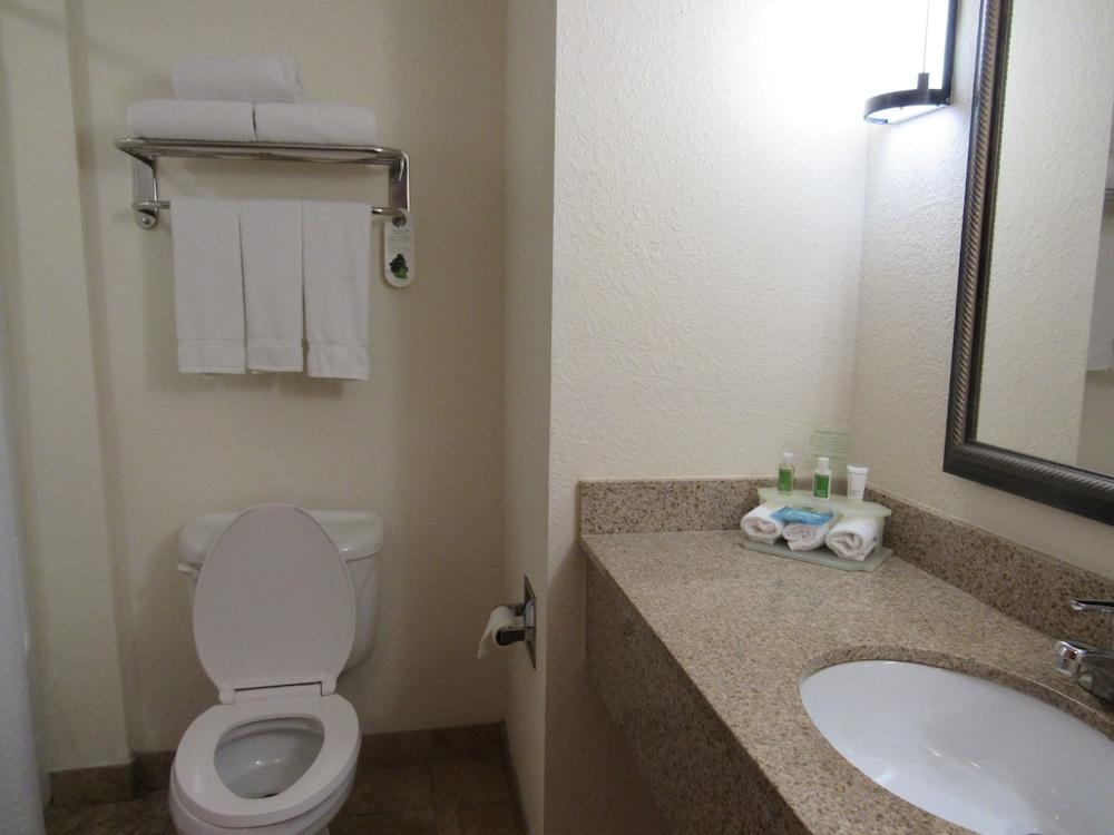 HOLIDAY INN EXPRESS HOTEL AND SUITES PEMBROKE PINES SHERIDAN ST