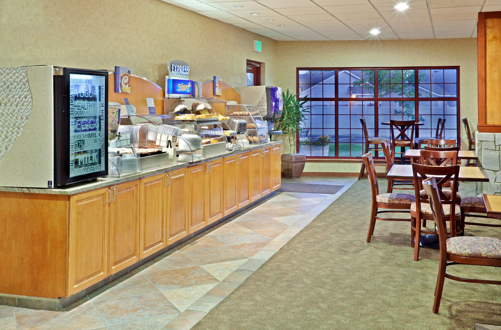 Holiday Inn Express & Suites Cheney