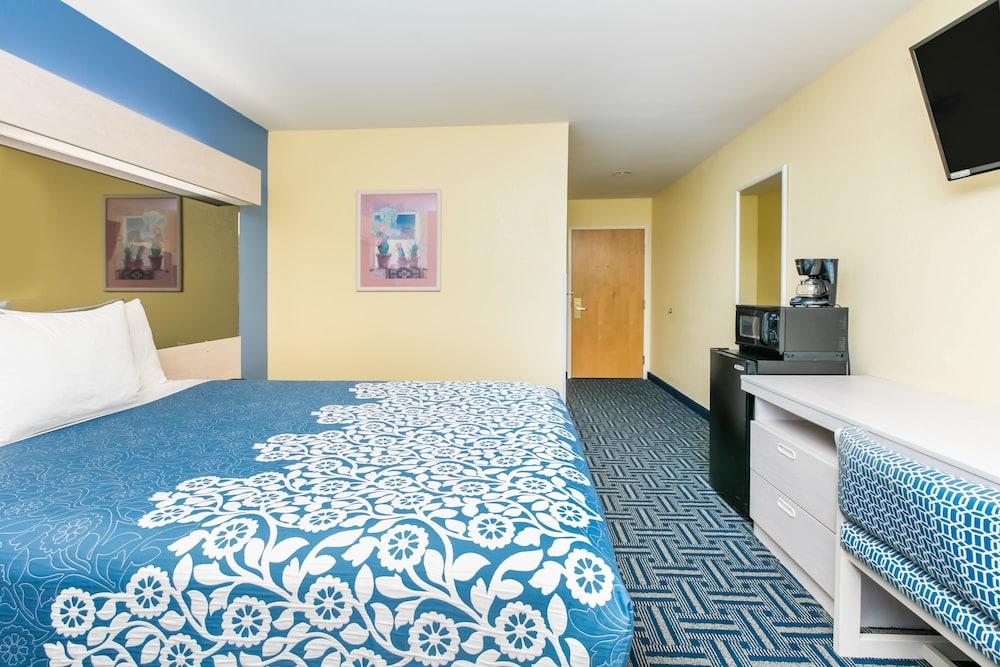 Days Inn & Suites by Wyndham Pryor