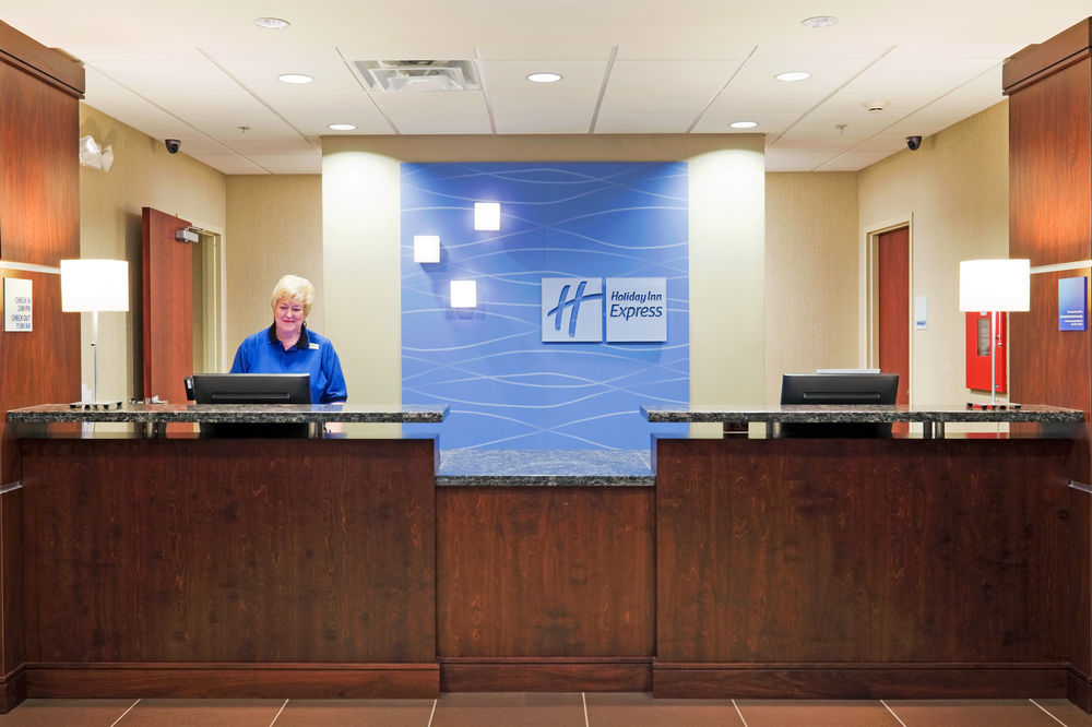HOLIDAY INN EXPRESS HOTEL AND SUITES KNOXVILLE-FARRAGUT
