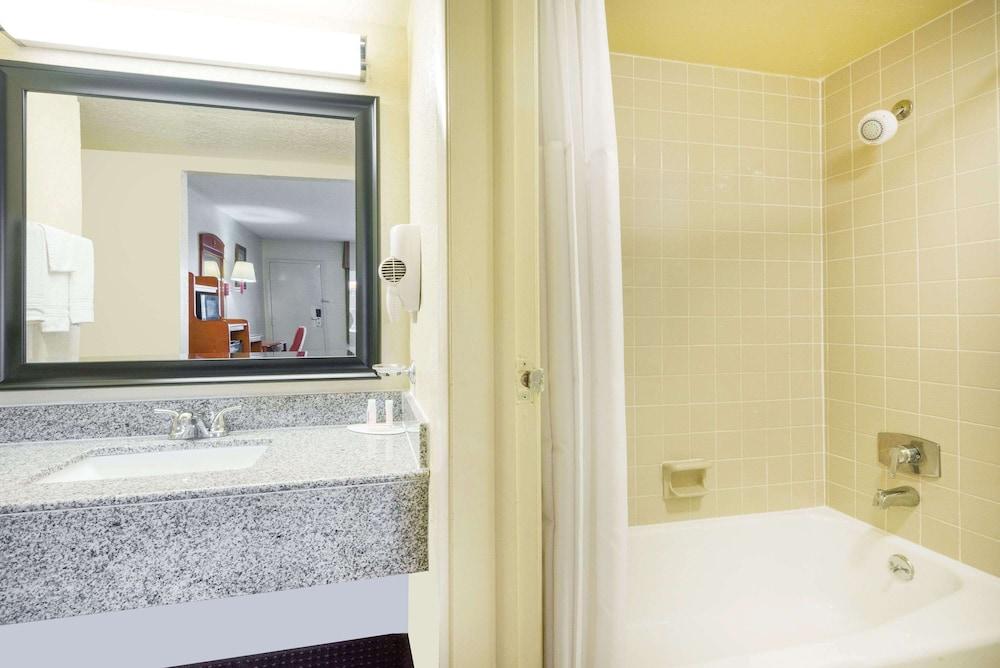 Days Inn by Wyndham Paintsville
