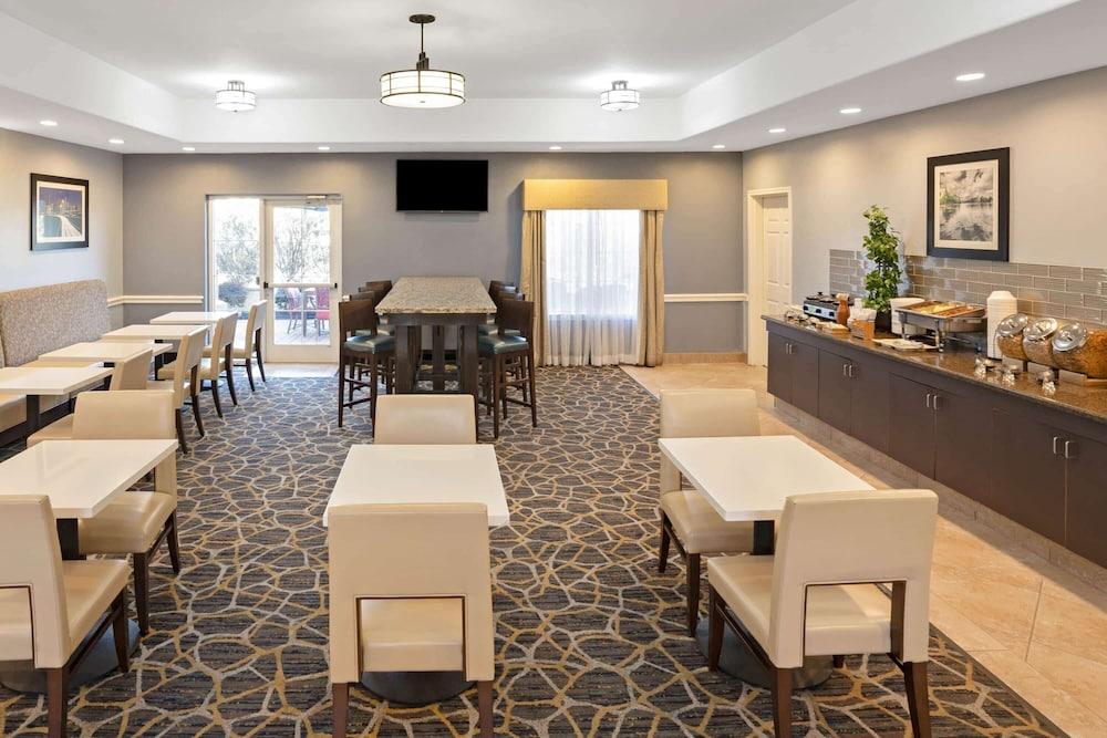 LA QUINTA INN AND SUITES HOUSTON - WESTCHASE
