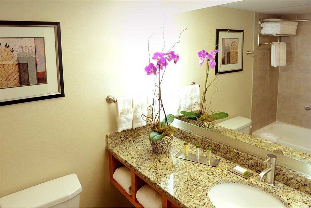DoubleTree by Hilton Virginia Beach
