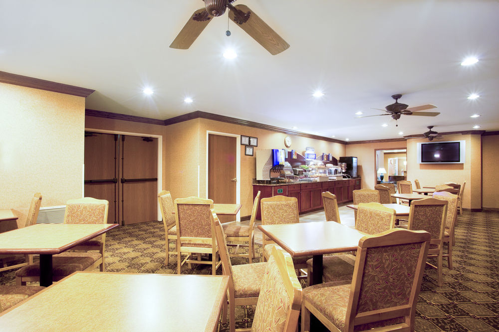 Holiday Inn Express Chicago NW - Vernon Hills, an IHG Hotel