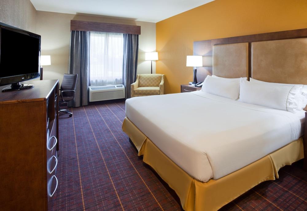 HOLIDAY INN EXPRESS HOTEL AND SUITES BRAINERD-BAXTER