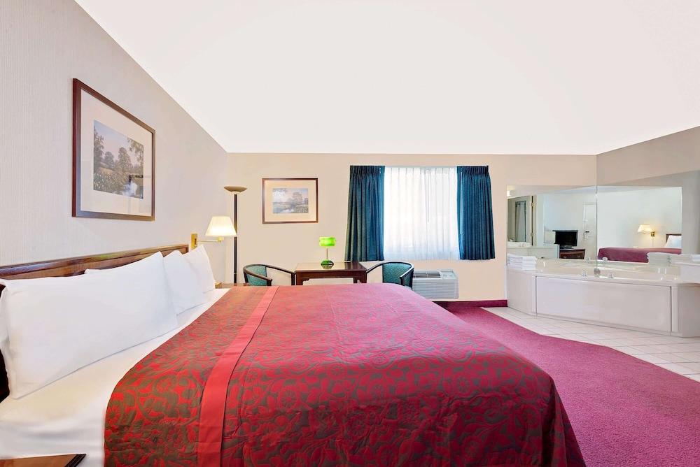 Days Inn by Wyndham Waynesboro