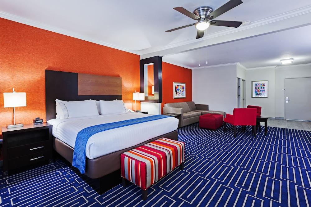 HOLIDAY INN EXPRESS HOTEL AND SUITES KENDALL EAST-MIAMI