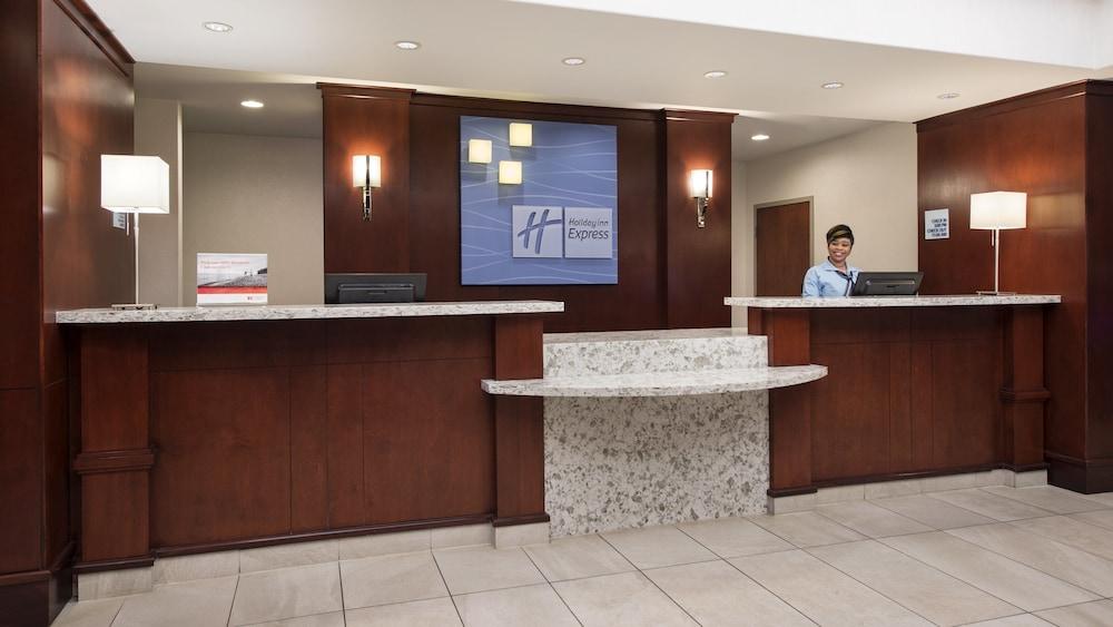 HOLIDAY INN EXPRESS HOTEL AND SUITES SHERWOOD PARK