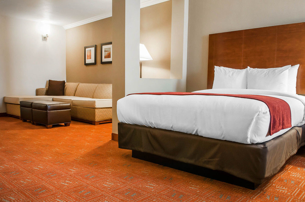 Comfort Suites