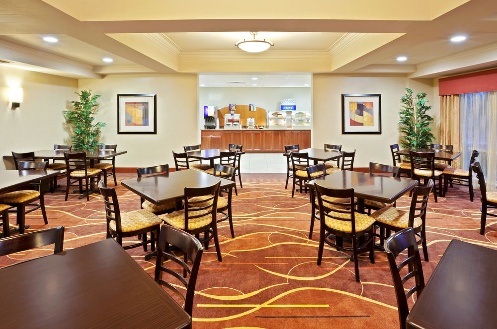 HOLIDAY INN EXPRESS HOTEL AND SUITES CHEHALIS