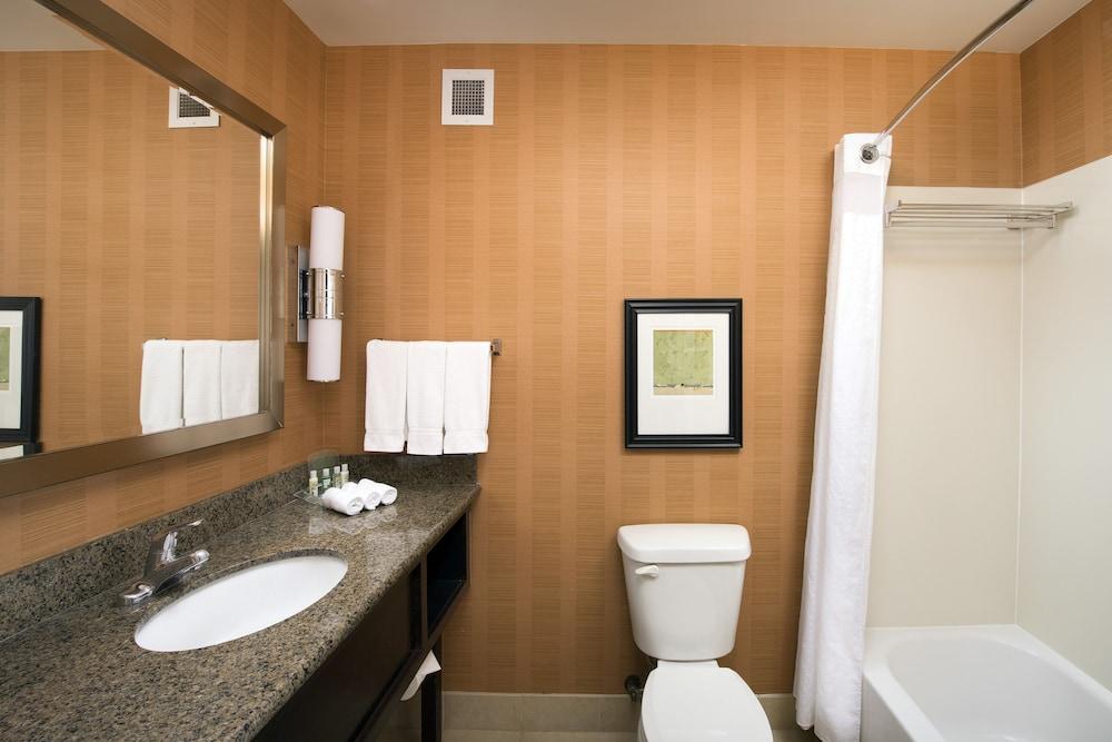 HOLIDAY INN HOTEL AND SUITES DENVER AIRPORT