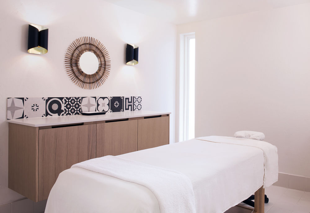 The Colony Palms Hotel and Bungalows - Adults Only