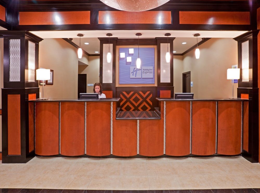 HOLIDAY INN EXPRESS HOTEL AND SUITES DALLAS CENTRAL MARKET CENTER