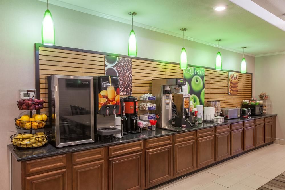 La Quinta Inn & Suites by Wyndham Kyle - Austin South