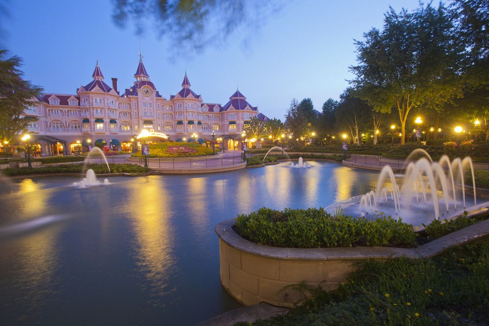 Disneyland Hotel